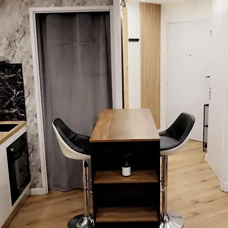 Cosy Au Rdc Parking Prive, Terasse, Wifi Daire Alençon