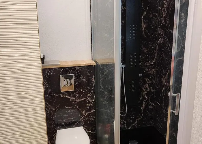 아파트 Cosy Au Rdc Parking Prive, Terasse, Wifi *